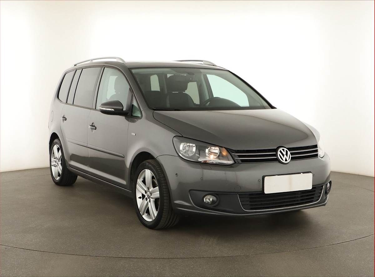 Volkswagen Touran 1.6 TDI, 7 míst, Navi