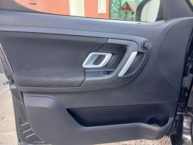 Škoda Roomster 1.2 HTP KLIMA - fotka 8 z 35