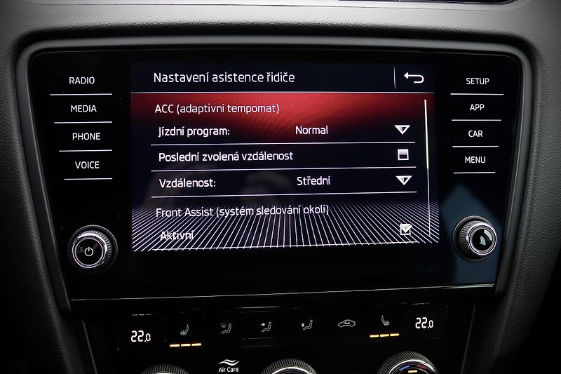 Škoda Octavia 3 FL Combi 1.5 TSI 110 kW DSG - fotka 25 z 39