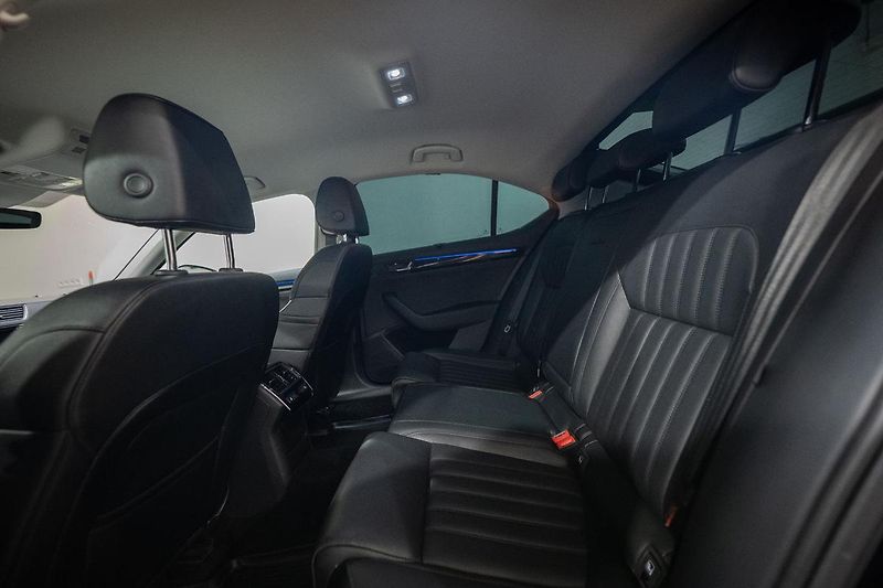 Škoda Superb 2.0 TSI 200 kW L&K - fotka 9 z 40