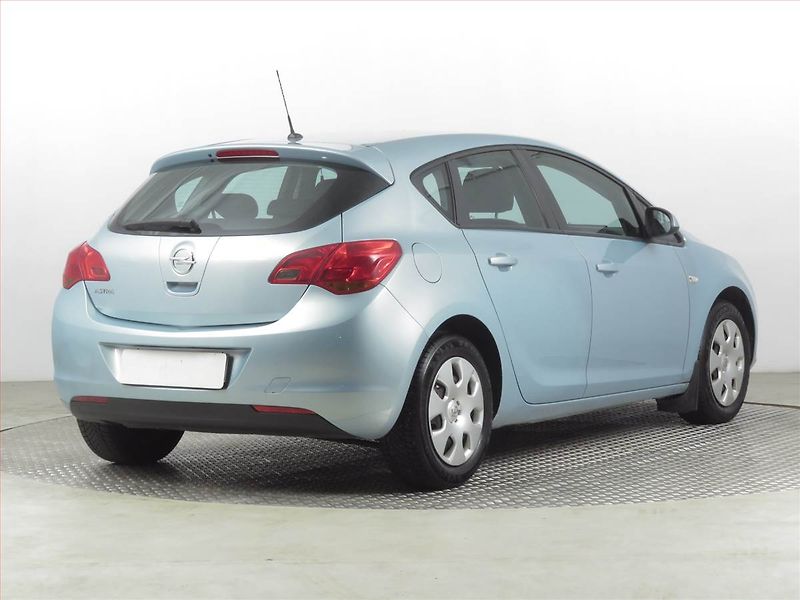 Opel Astra (2010) 1.4 16V, za skvělou cenu - fotka 5 z 16