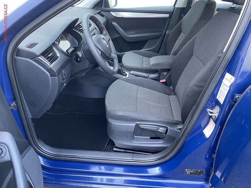 Škoda Octavia (2013) 2.0 TDi, DSG, park.čidla - fotka 9 z 18