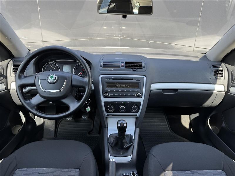 Škoda Octavia 1,6 TDI 77kW AC ALU - fotka 14 z 21