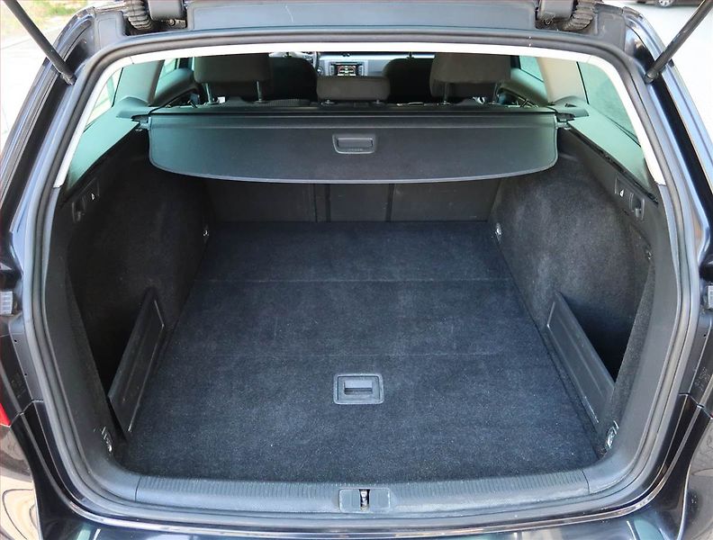 Volkswagen Passat (2013) 2.0 TDI, Navi, Tempomat - fotka 13 z 21