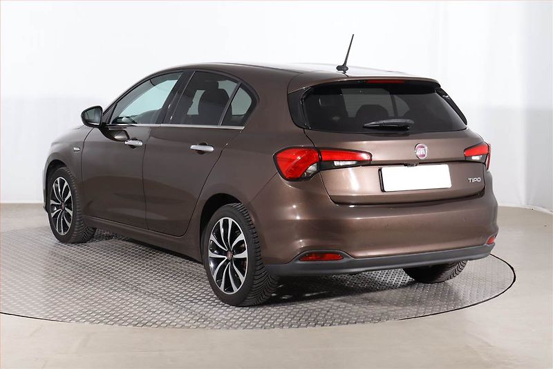 Fiat Tipo (2016) 1.4 T-Jet, Serv.kniha, Navi - fotka 4 z 23