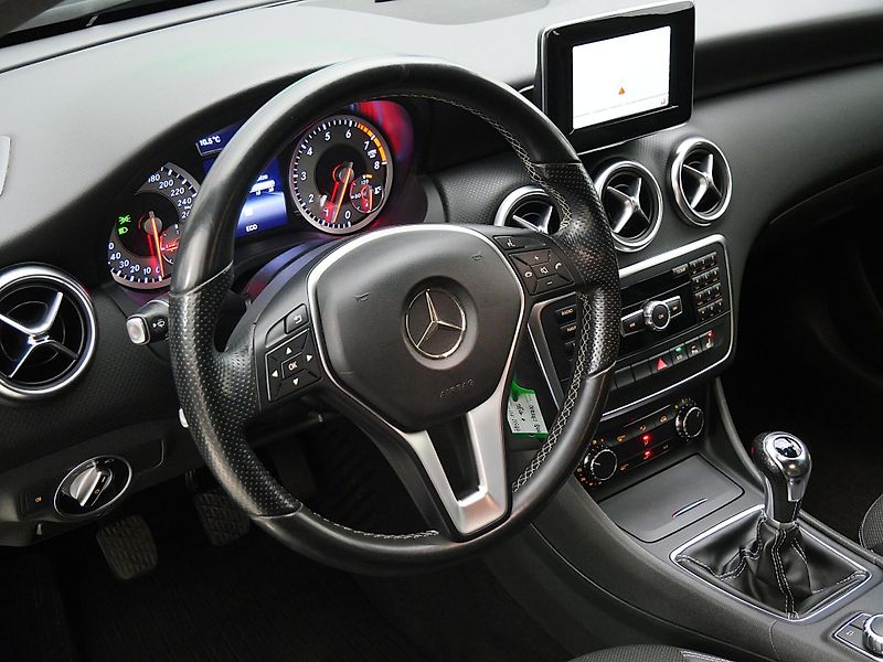 Mercedes-Benz Třídy A - fotka 13 z 23