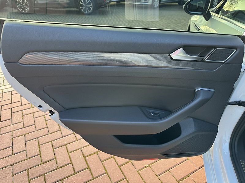 Volkswagen Arteon (2019) 2.0TDi DSG 140kW R-Line - fotka 25 z 50