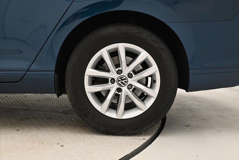Volkswagen Passat 2,0 TDI 110kW DSG Business Zár - fotka 25 z 25