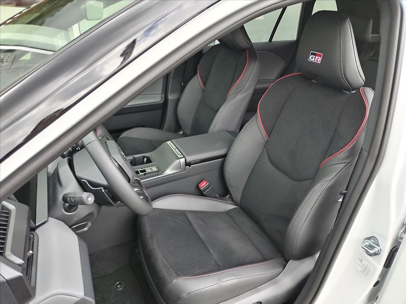 Toyota RAV4 2.5 HYBRID e-CVT AWD  GR SPORT - fotka 5 z 14