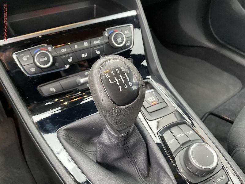 BMW Řada 2 (2019) 1.5 i 218i, Advantage, LED - fotka 16 z 19