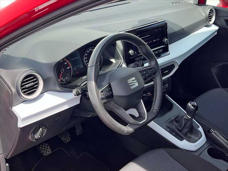 Seat Arona 1,0 TSi 70kW STYLE - fotka 6 z 23