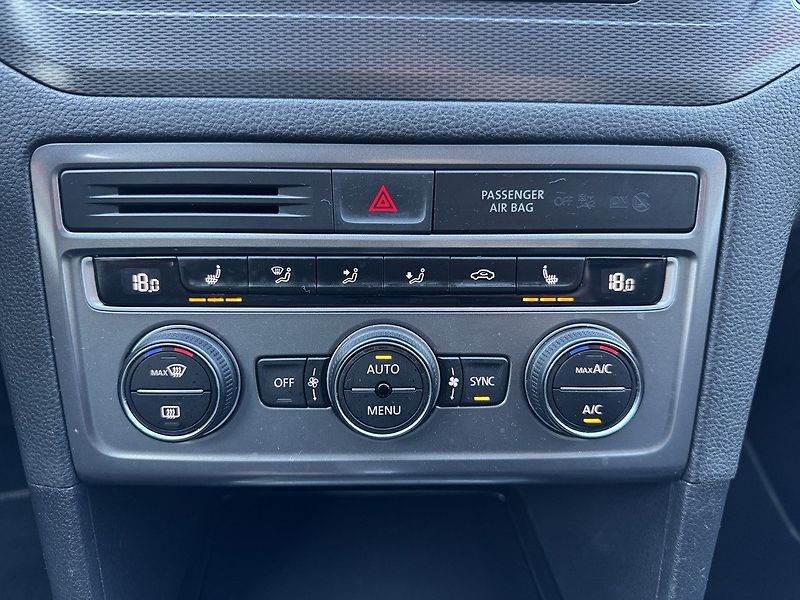 Volkswagen Golf Sportsvan (2015) 1.4TSi DSG Xenony Navi Tažné Z - fotka 8 z 50