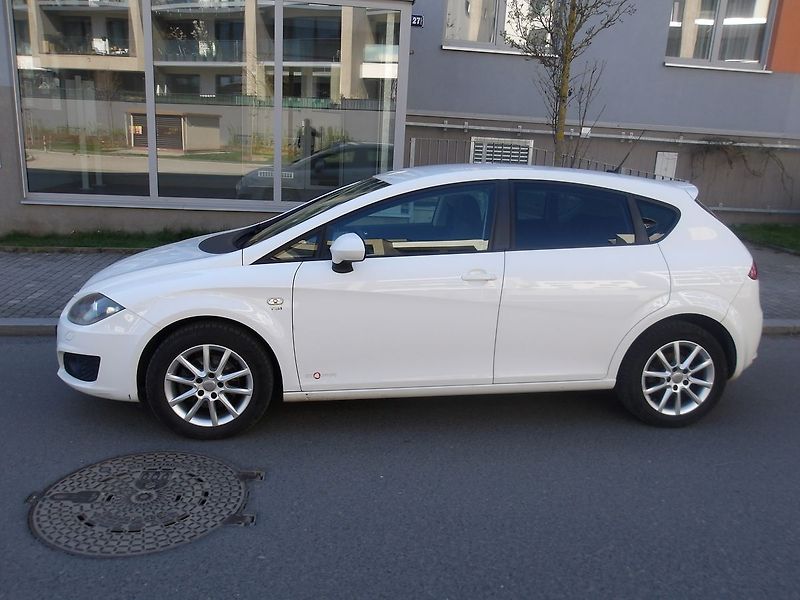 Seat Leon 1,4TSi NAJ.147000km ! NAVI ! - fotka 3 z 38