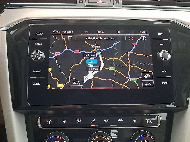 Volkswagen Passat (2019) 1.6 TDI, Automat, Kůže, Navi - fotka 13 z 25