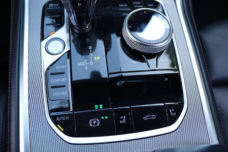 BMW Řada 8 840i XDRIVE CABRIO M-PAKET G14 - fotka 42 z 49