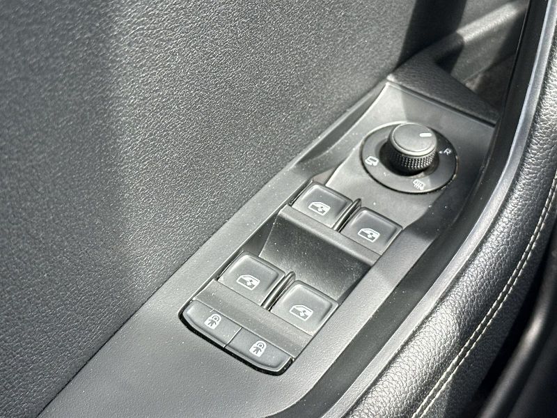 Škoda Superb (2022) Combi 2.0 TDI DSG Style - fotka 17 z 33