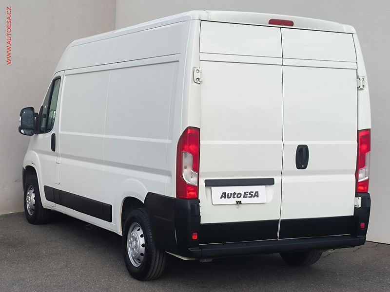 Citroën Jumper (2018) 2.0HDi L2H2, AC - fotka 6 z 19