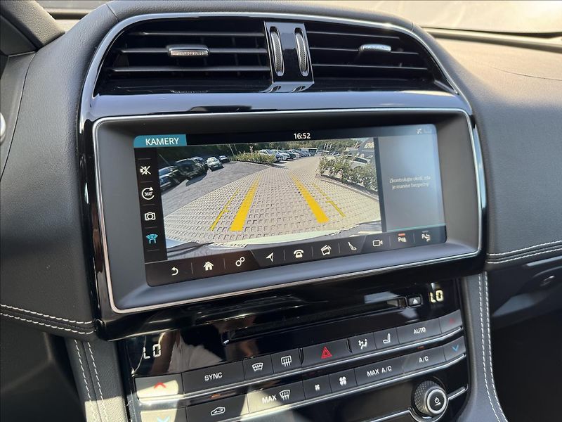Jaguar F-Pace 3,0 30d V6 AWD S AT DPH - fotka 24 z 33