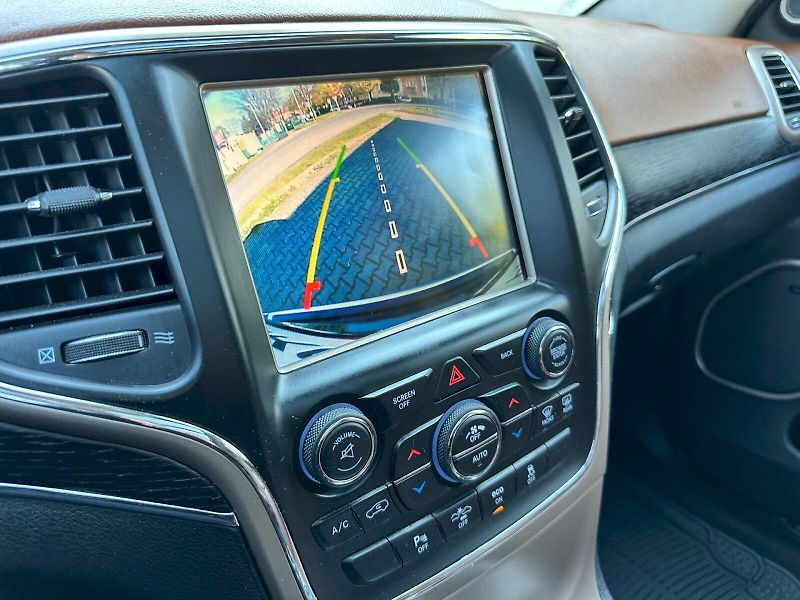 Jeep Grand Cherokee (2015) 3,0L V6 Diesel 184kW Summit 4W - fotka 16 z 26