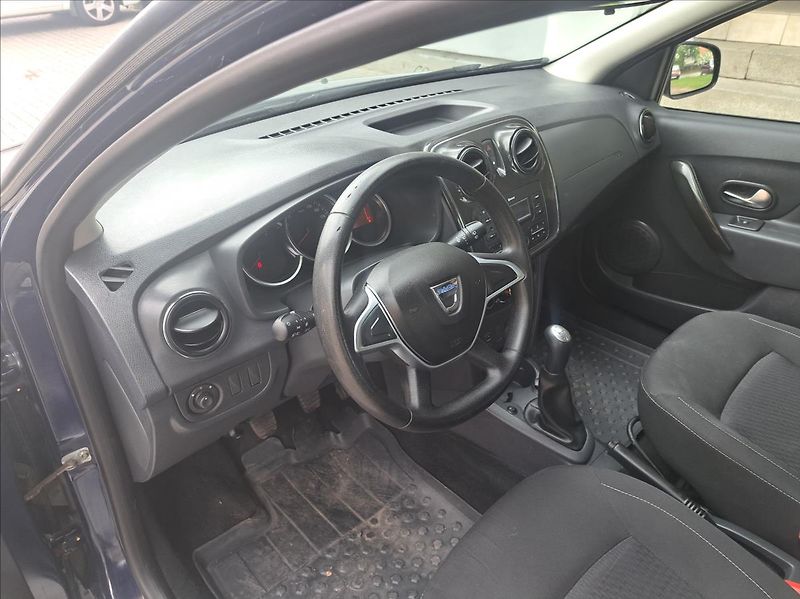 Dacia Sandero 1,0 SCe - fotka 13 z 35