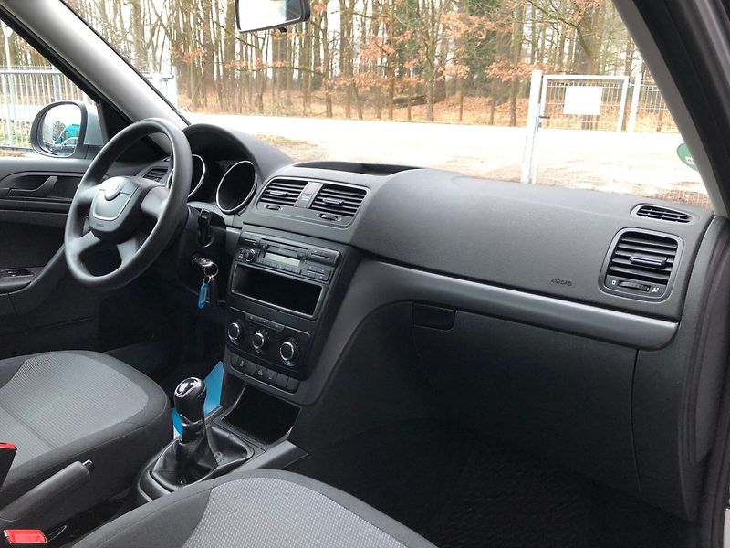 Škoda Yeti (2013) 2.0 TDi 4x4, tažné - fotka 15 z 38
