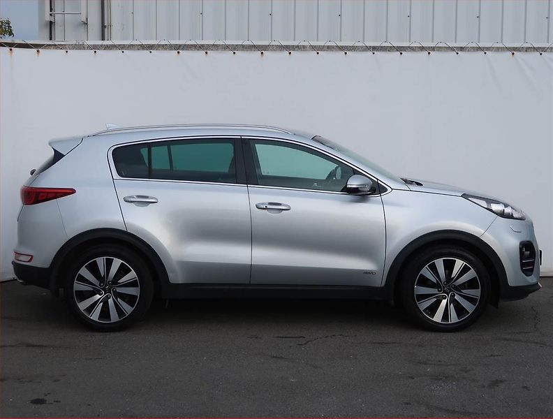 Kia Sportage (2018) 1.6 T-GDI, 4X4, Automat, ČR - fotka 6 z 22