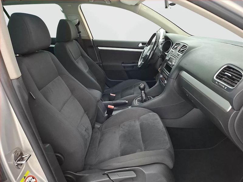 Volkswagen Golf (2010) 1.6 TDI, po STK, Tažné - fotka 9 z 15