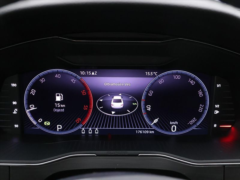Škoda Superb 2,0 TDI DSG CZ Style 1.Maj DPH - fotka 19 z 30