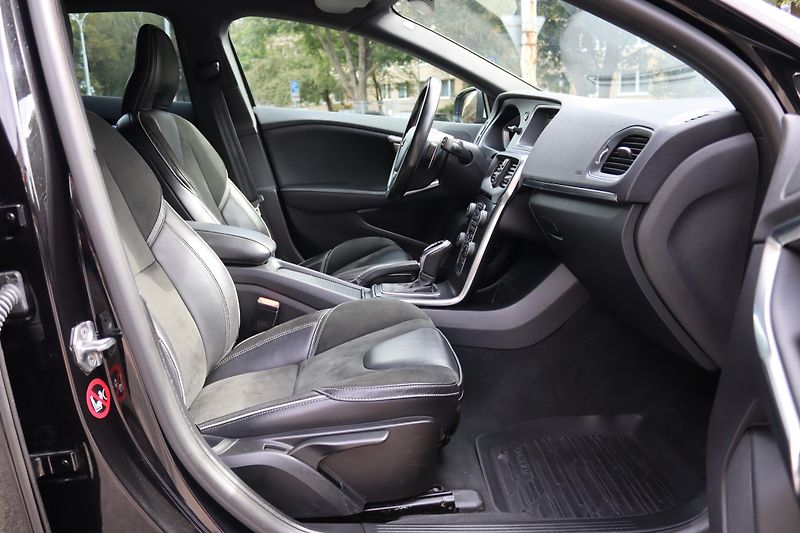 Volvo V40 Volvo V40 R-Design 140kW - fotka 47 z 55