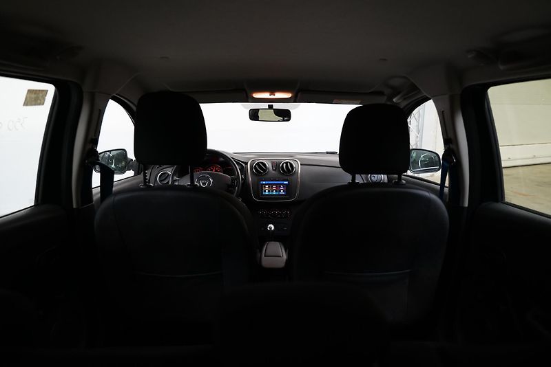 Dacia Logan - fotka 27 z 29