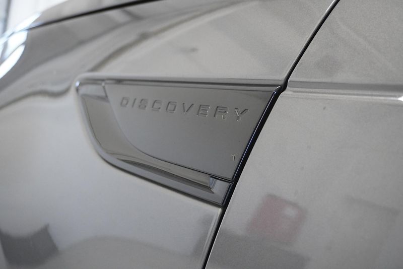Land Rover Discovery 3,0 TD6 HSE 4WD AUT. - fotka 9 z 38