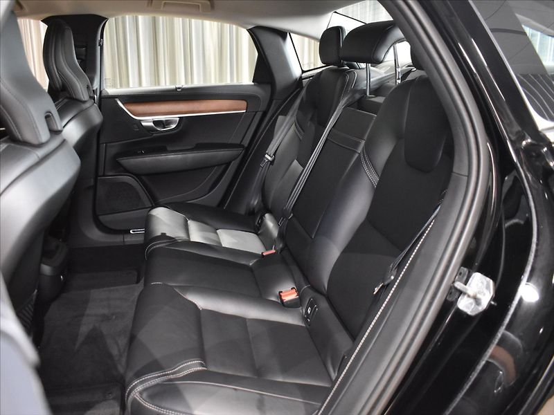 Volvo S90 2,0 D4 Inscription - fotka 9 z 19