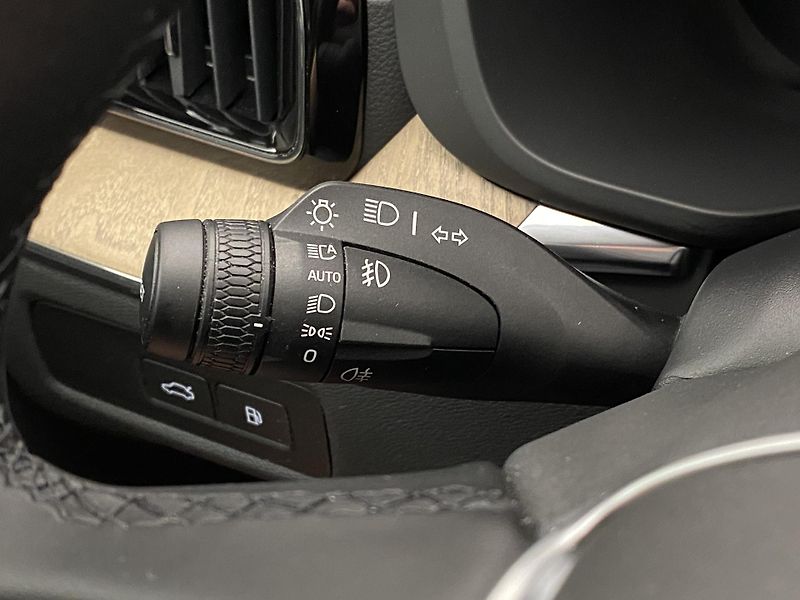Volvo XC60 T8 AWD RECHARGE ULTRA DARK CZ - fotka 22 z 69