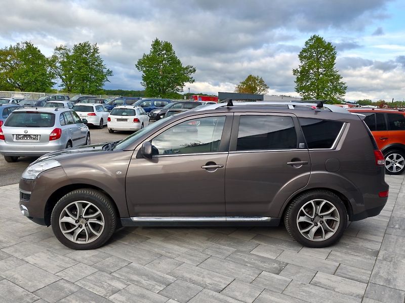 Citroën C-Crosser (2011) 2,2 HDI 4x4 7Míst 115 KW - fotka 5 z 33
