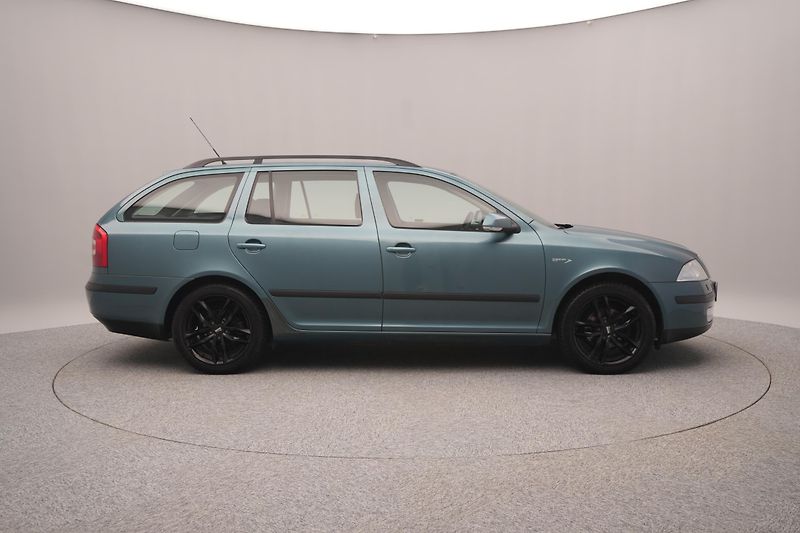 Škoda Octavia 1.9 TDI COMBI CZ 1.maj - fotka 11 z 28