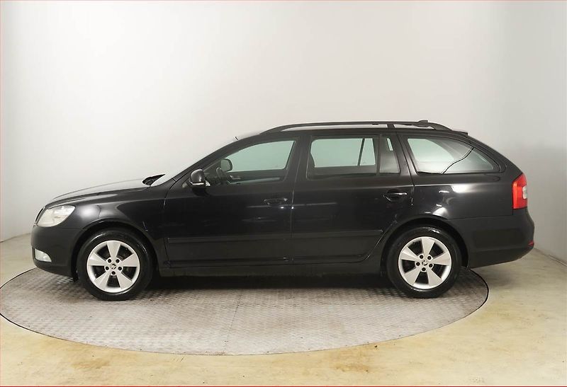 Škoda Octavia (2012) 1.6 TDI, Tempomat - fotka 3 z 17