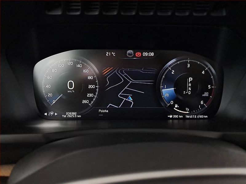 Volvo XC90 (2019) D5 AWD - fotka 11 z 22