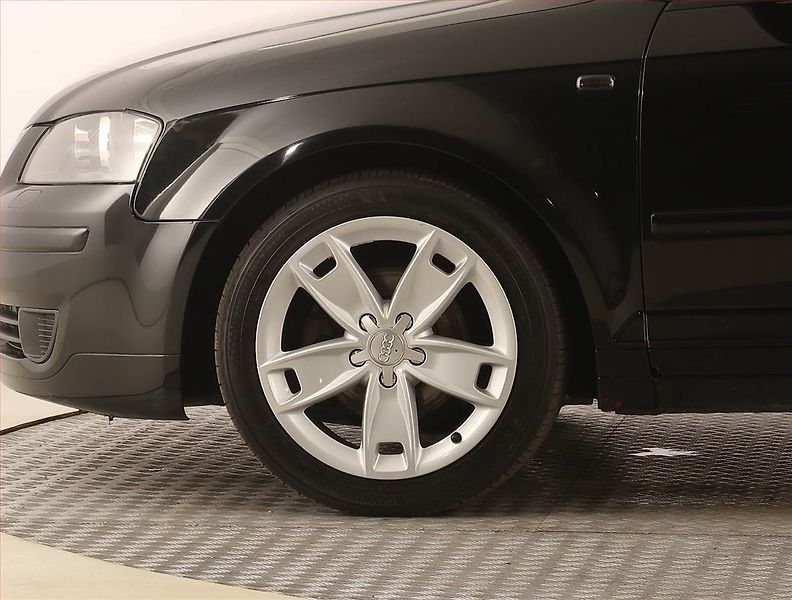 Audi A3 (2007) 1.9 TDI, po STK - fotka 14 z 15