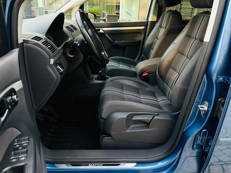 Volkswagen Touran 1.4TSI VÝHŘEV SENZORY SERVISKA - fotka 30 z 45