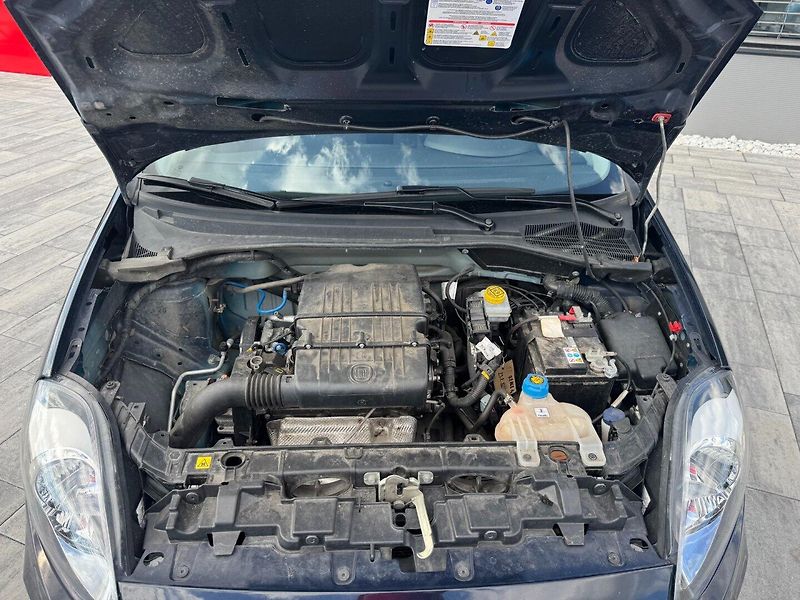 Fiat Punto (2015) 1.2i 51kW - fotka 28 z 29