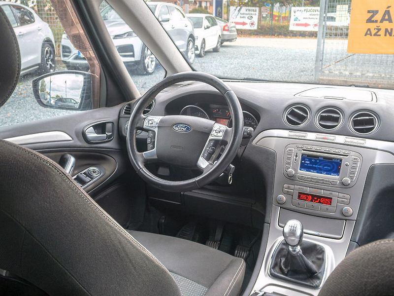 Ford Galaxy (2010) 2.0D 103KW – TAŽNÝ - fotka 15 z 37