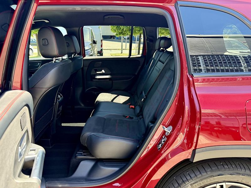 Mercedes-Benz GLB (2020) 250 4MATIC - fotka 14 z 45