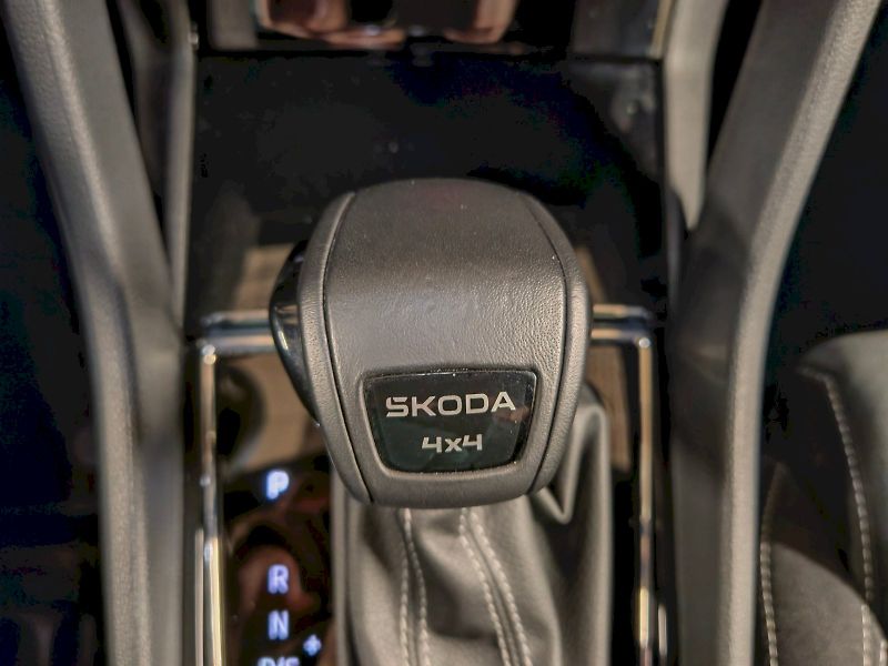 Škoda Karoq (2025) 2.0 TSI 140 kW DSG 4x4 Sportli - fotka 18 z 30