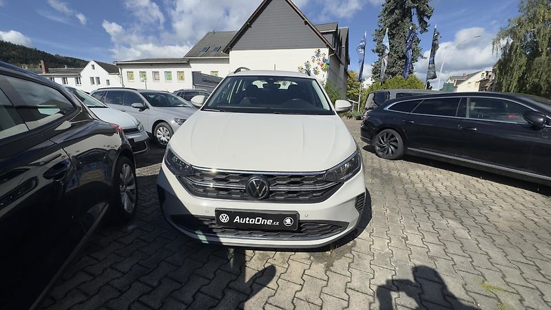 Volkswagen Taigo (2024) 1.0TSI DSG 81kW Display  - fotka 2 z 7