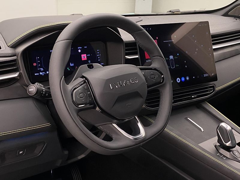 Lynk & Co 01 (2025) MORE PHEV AUT CZ 1.maj - fotka 29 z 95