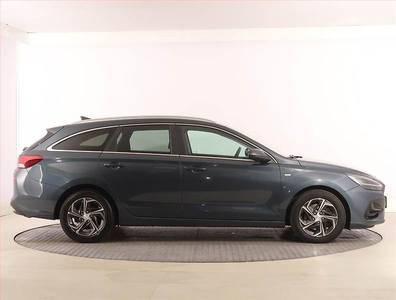 Hyundai i30 (2021) Smart 1.5 T-GDI MHEV, Automat - fotka 6 z 22