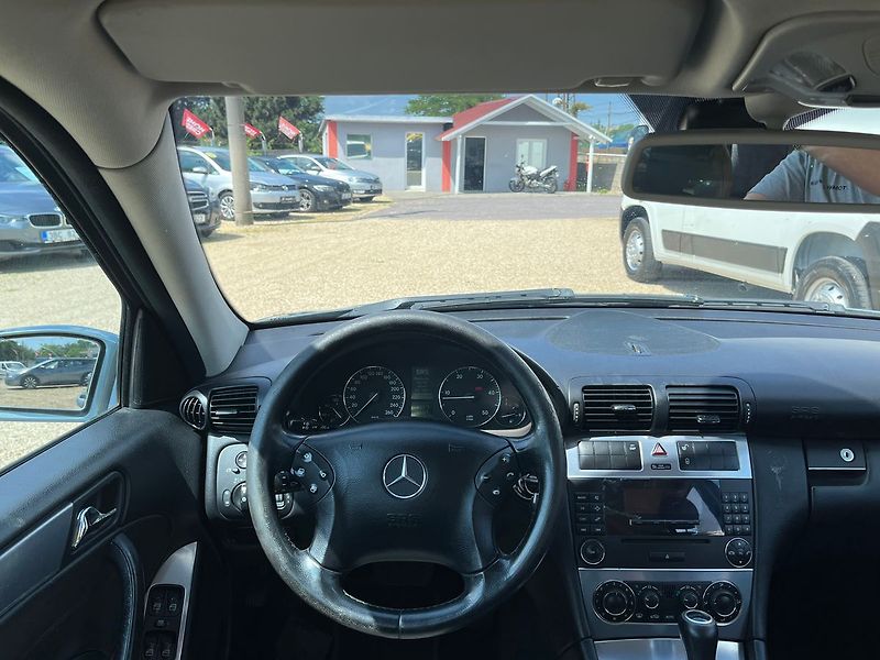 Mercedes-Benz Třídy C C 220 CDI Avantgarde - fotka 25 z 32