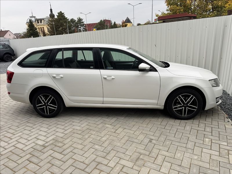 Škoda Octavia 1,6 TDI 81kW 2.maj. původ ČR - fotka 14 z 50
