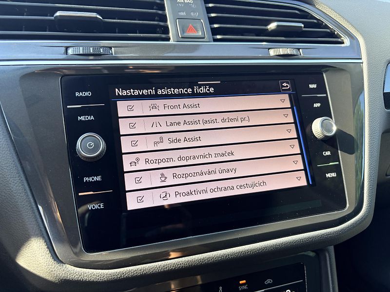 Volkswagen Tiguan 1.5TSI DSG MATRIX VIRTUAL - fotka 43 z 58