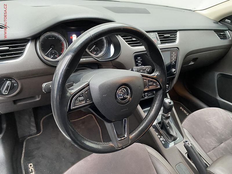 Škoda Octavia (2018) 1.8 TSI, ČR, DSG, LED - fotka 13 z 19
